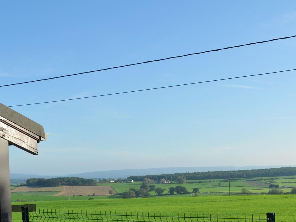 Arbre Dresse Villa Somme-Leuze Oda fotoğraf